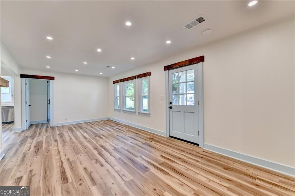 107 Lakeshore Circle Property Photo 14