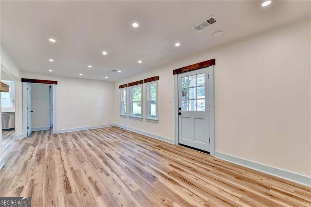 107 Lakeshore Circle Property Photo 14