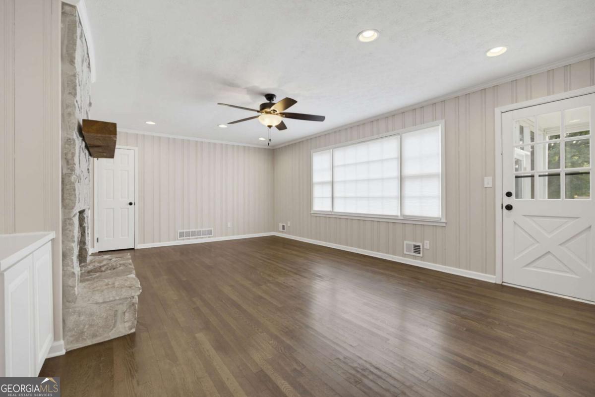 1563 Arden Drive Property Photo 10