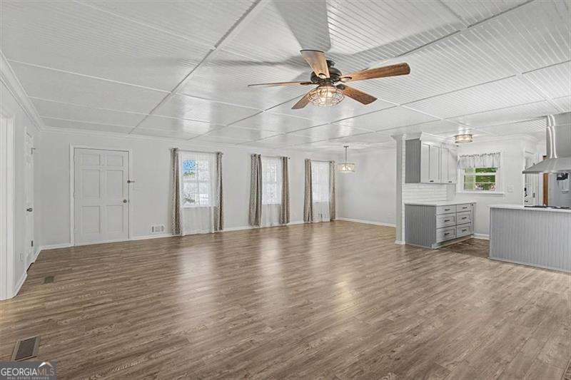 6501 Short Drive Property Photo 10
