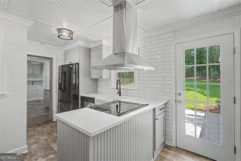 6501 Short Drive Property Photo 12