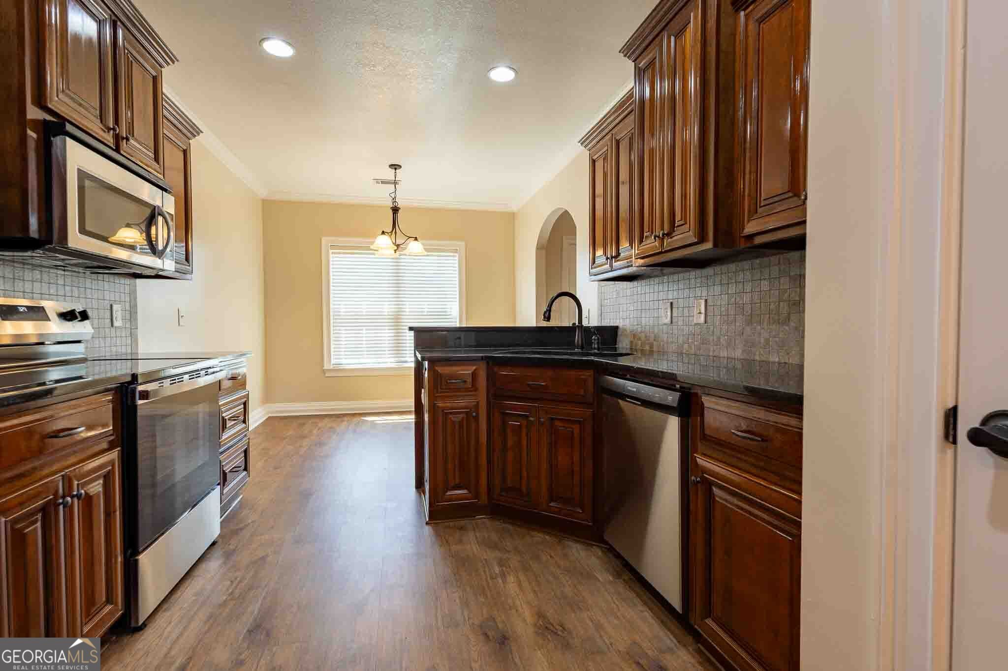 106 Fortune Way Property Photo 10