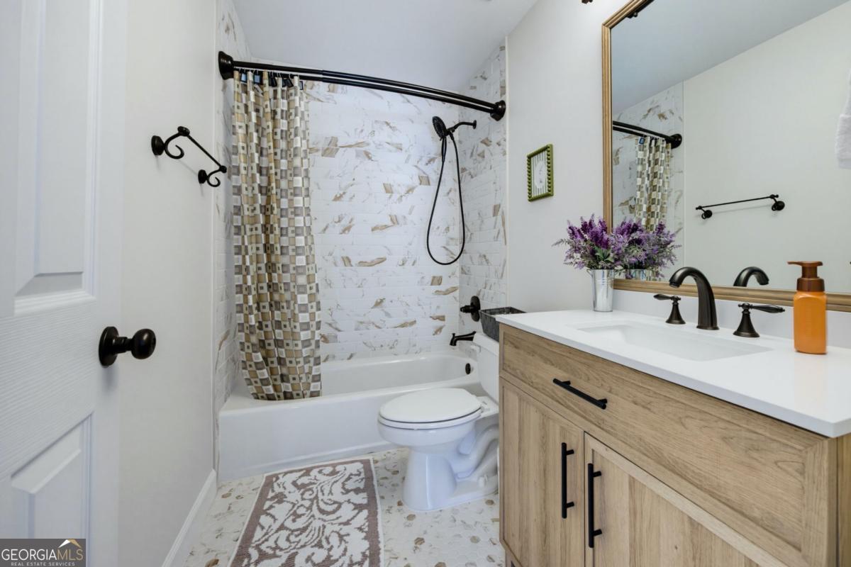 1100 Arya Drive Property Photo 16