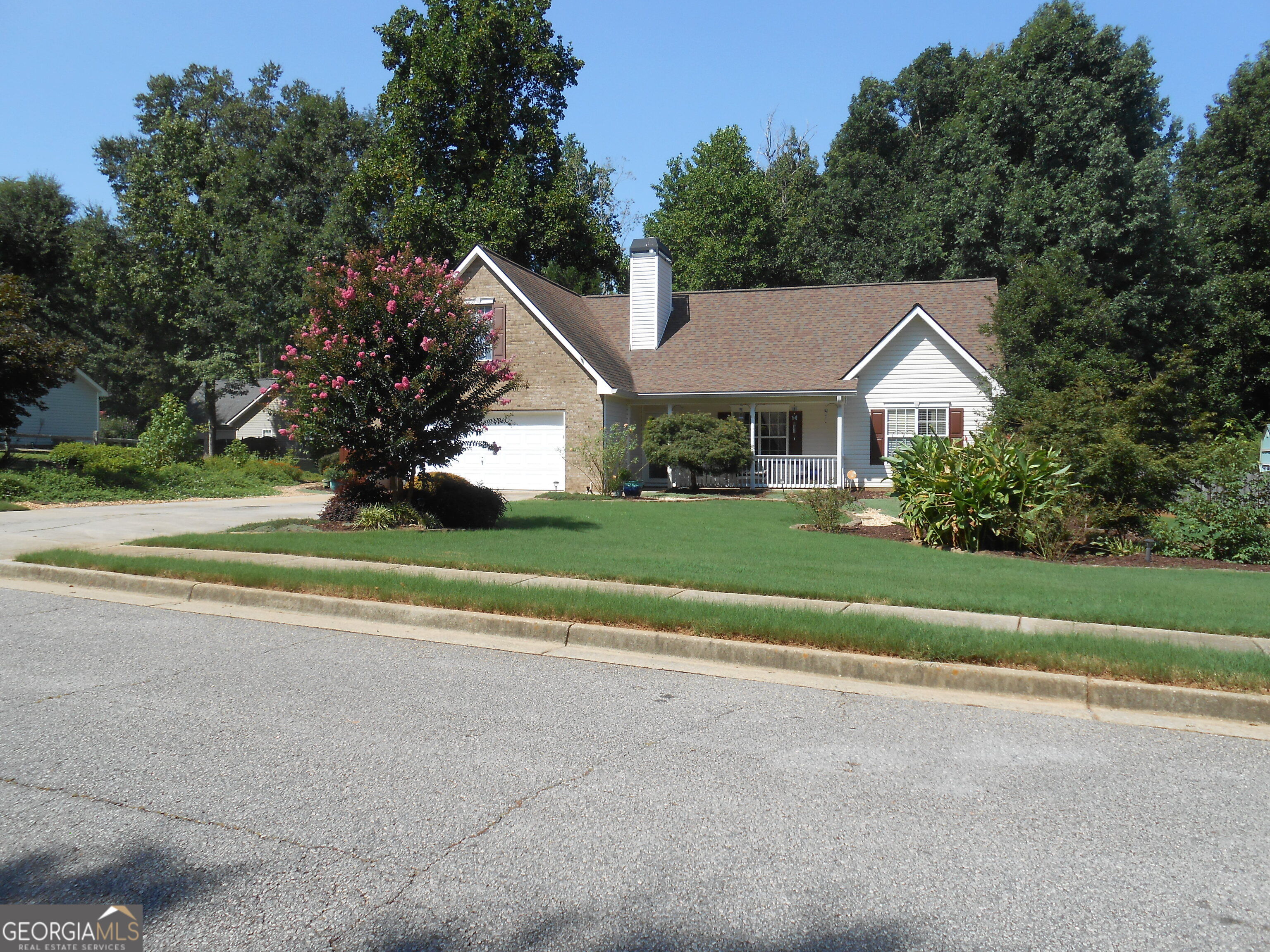 209 Pebble Creek Drive Property Photo 2