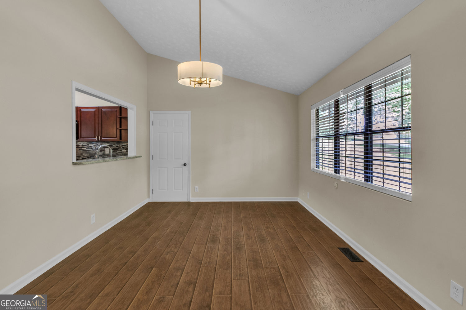 631 Brighton Drive Nw Property Photo 10