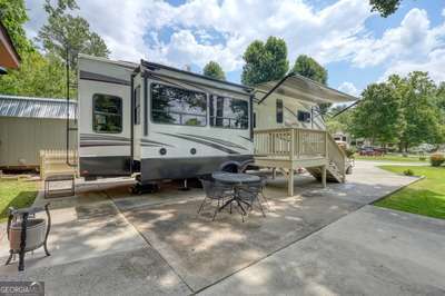 216 Bear Bend Property Photo 5