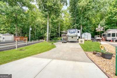 216 Bear Bend Property Photo 8