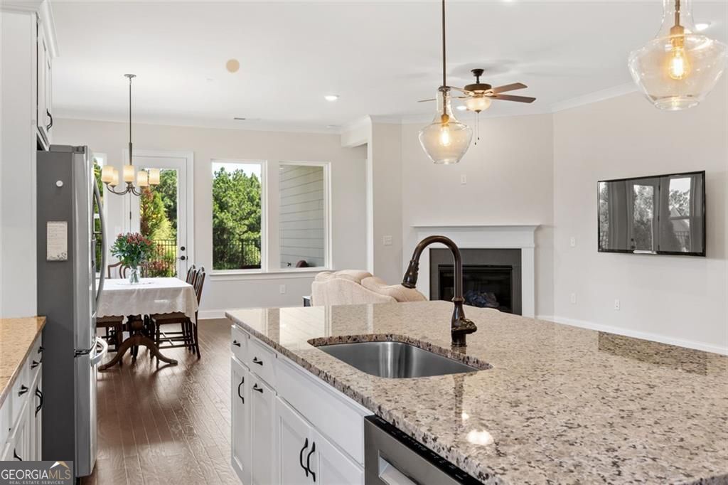 6853 River Rock Drive Property Photo 13