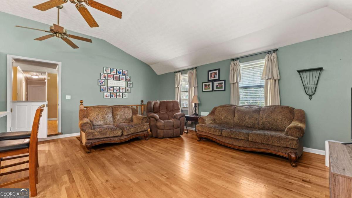 9 Atwood Drive Nw Property Photo 6