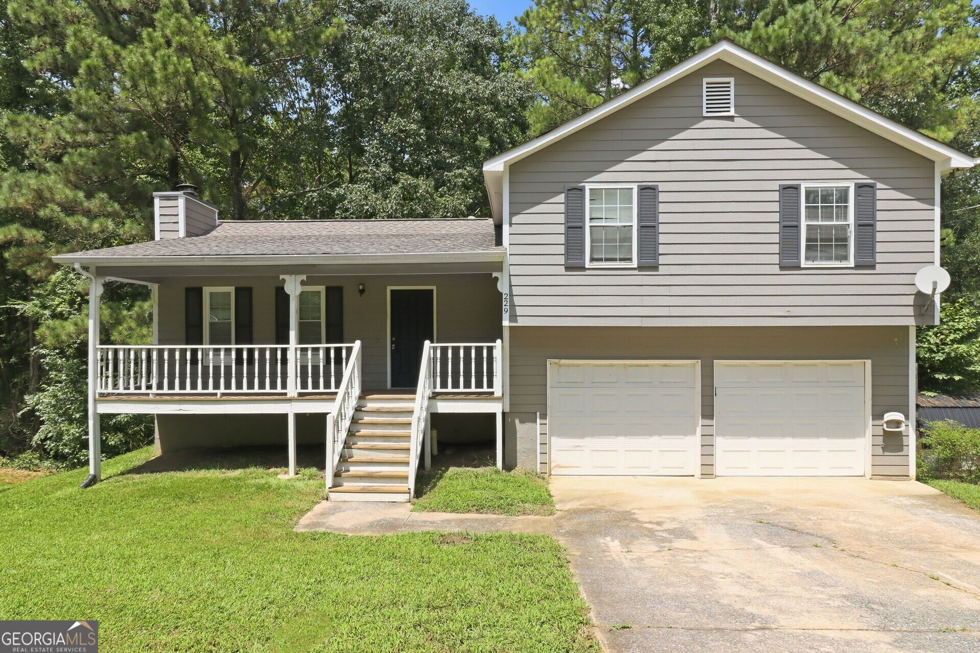 229 Hampton Drive Property Photo 1