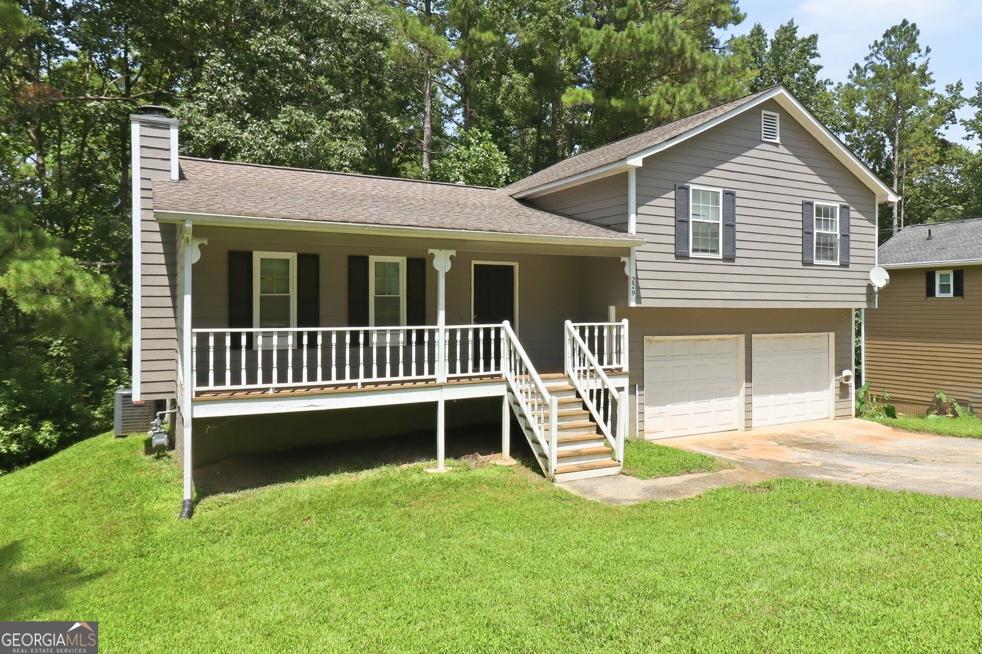 229 Hampton Drive Property Photo 2
