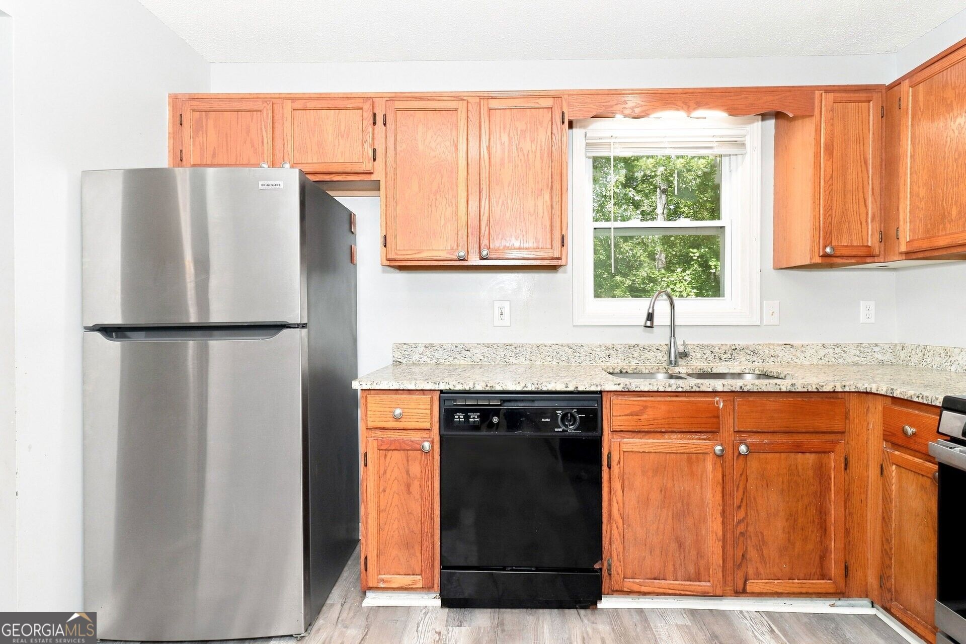 229 Hampton Drive Property Photo 4