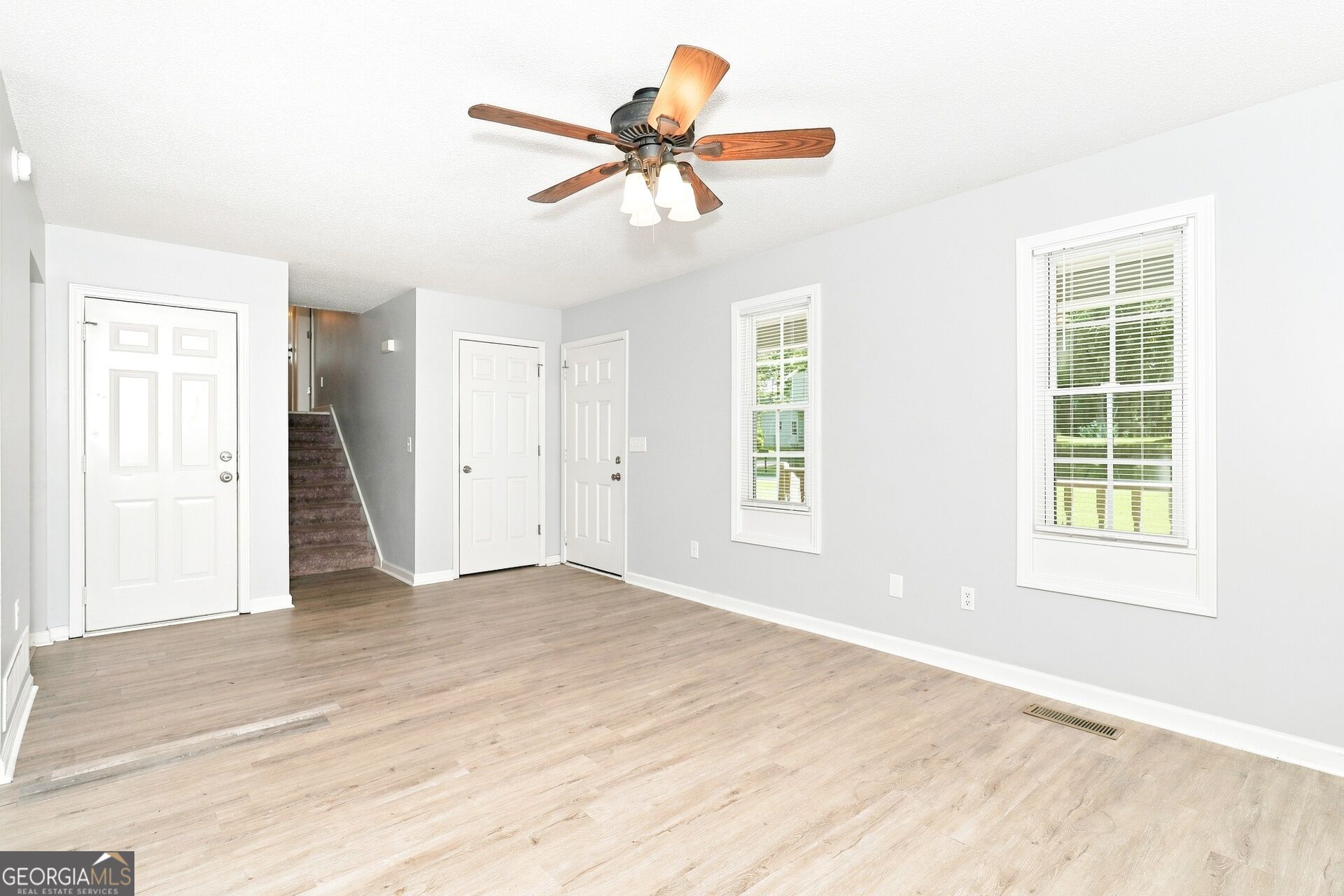 229 Hampton Drive Property Photo 6