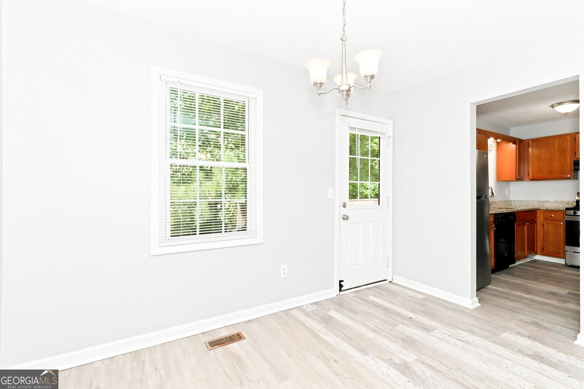 229 Hampton Drive Property Photo 8