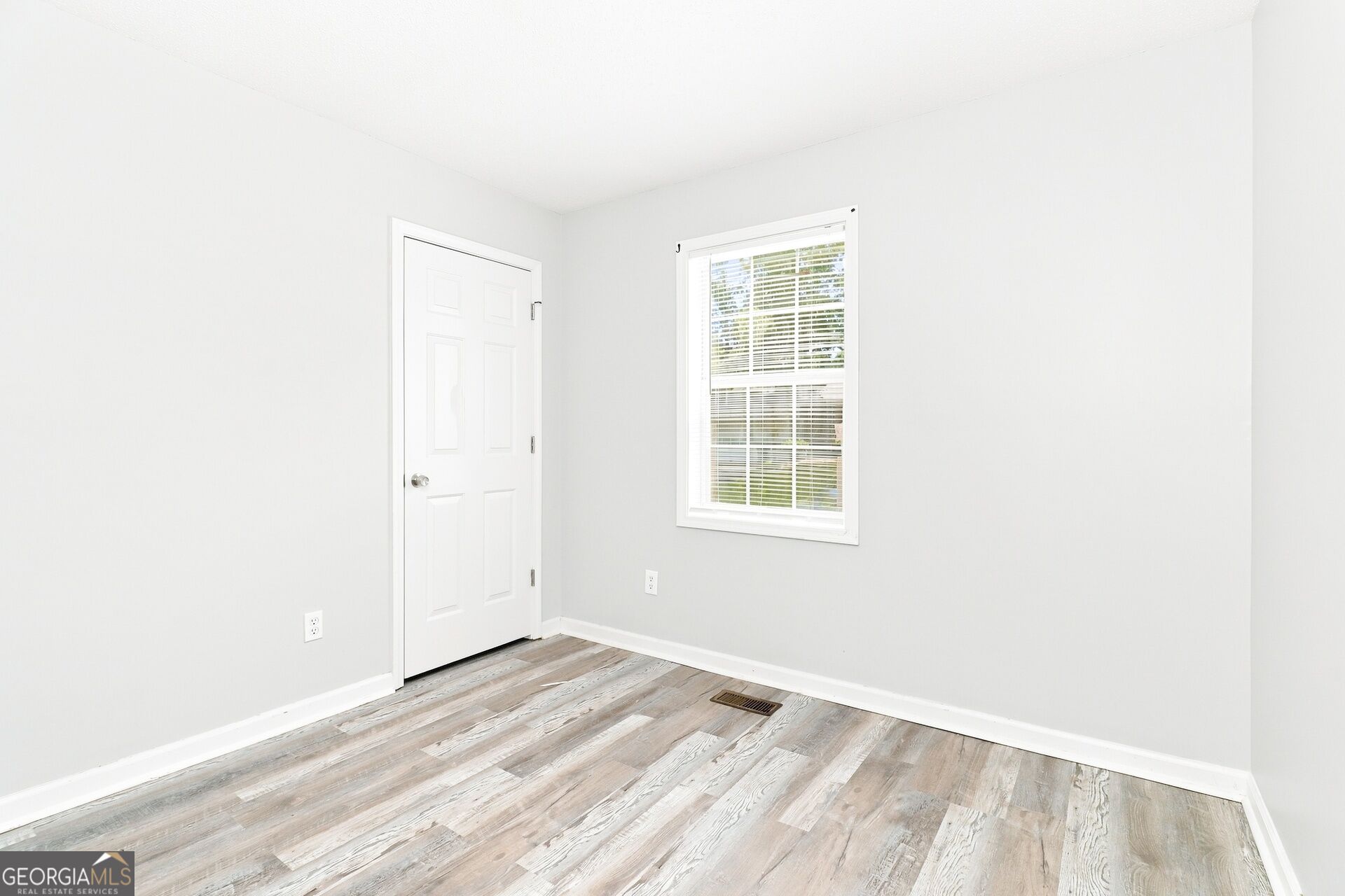 229 Hampton Drive Property Photo 9