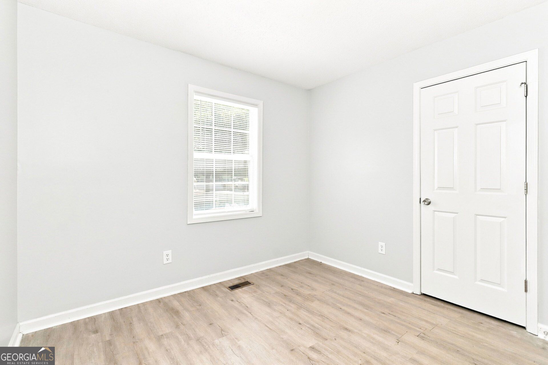 229 Hampton Drive Property Photo 10