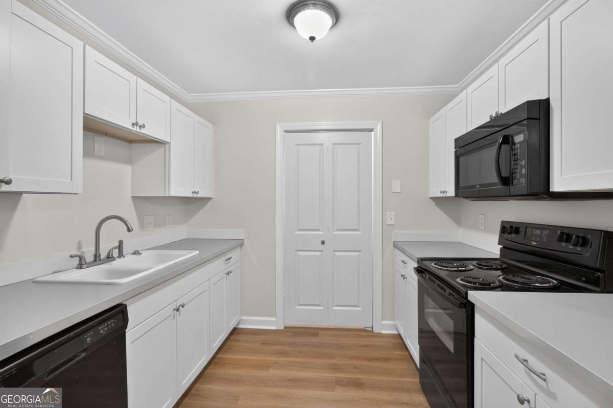 2141 Valley Oaks Drive Se Property Photo 9