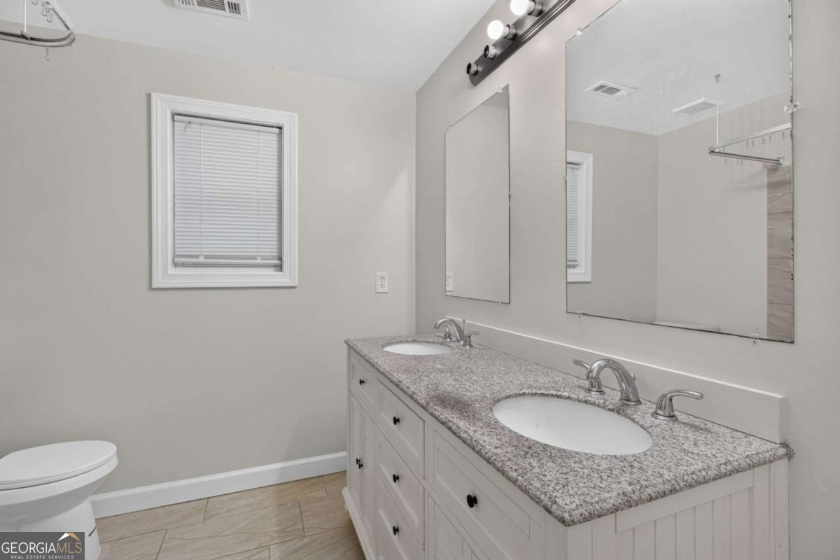 2141 Valley Oaks Drive Se Property Photo 23