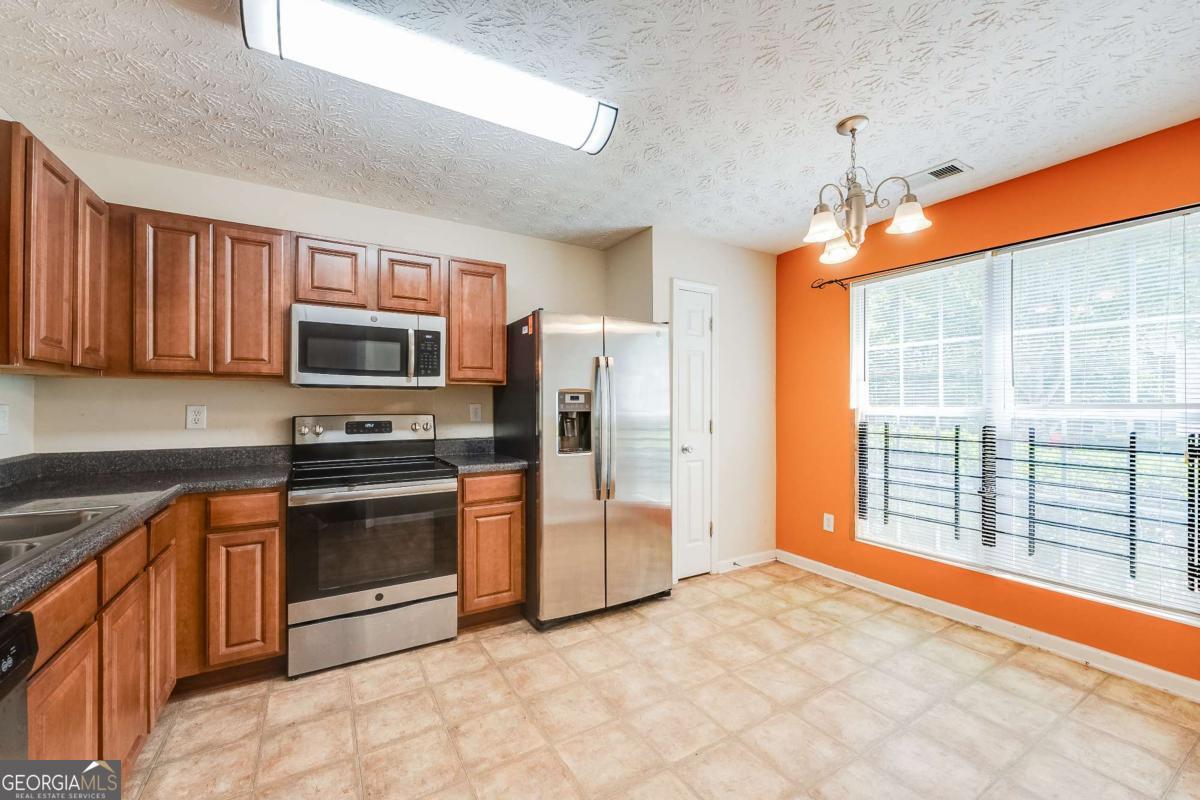 3542 Waldrop Trail Property Photo 4