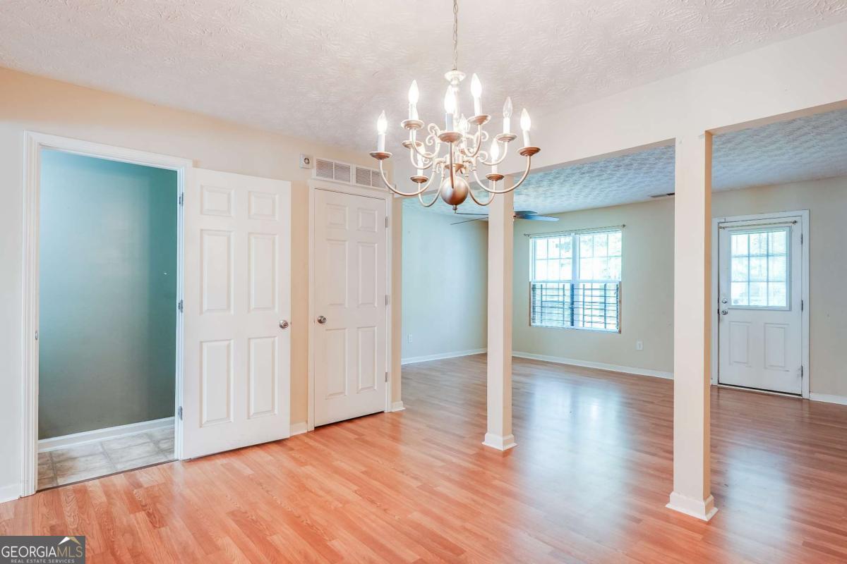 3542 Waldrop Trail Property Photo 8