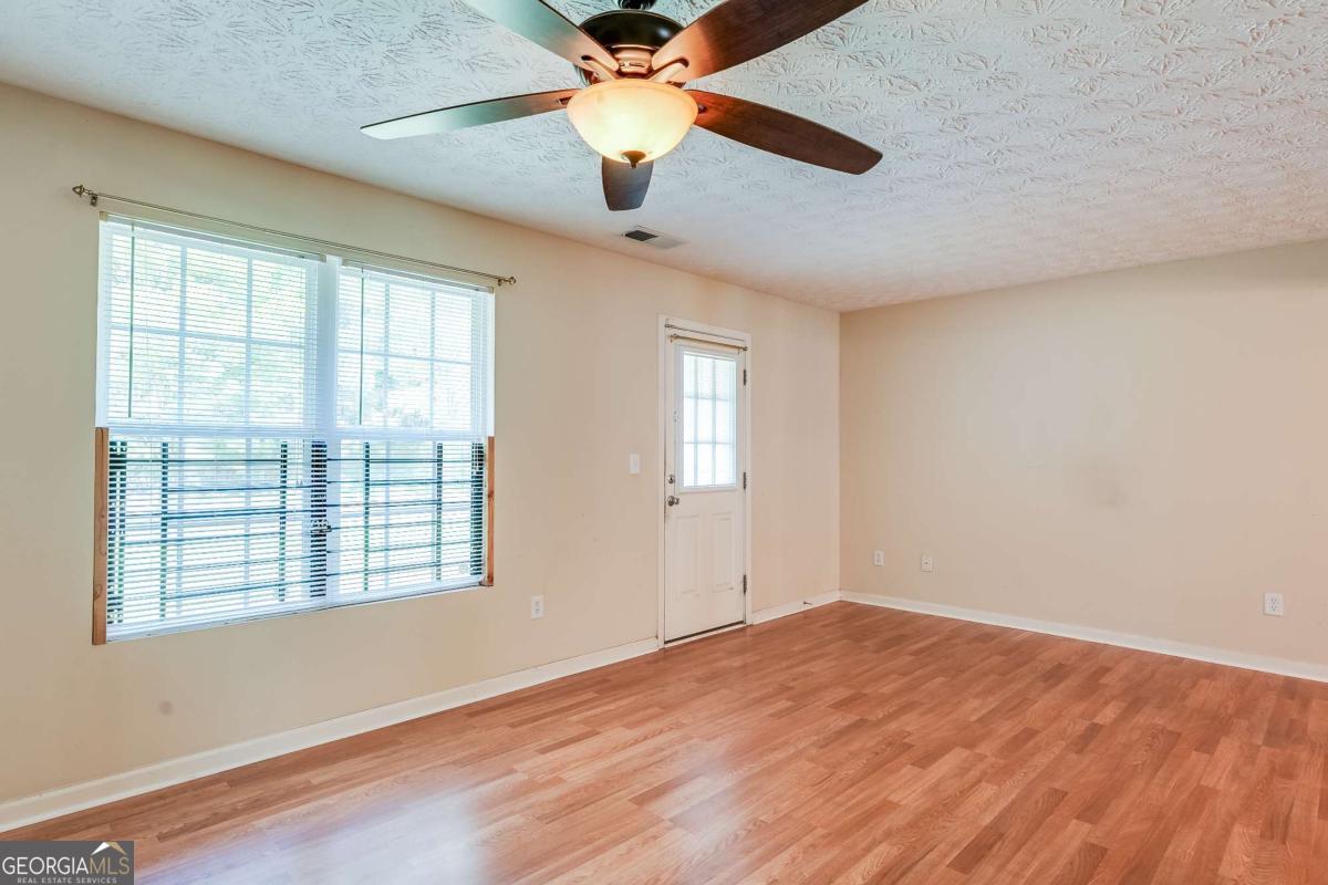 3542 Waldrop Trail Property Photo 9