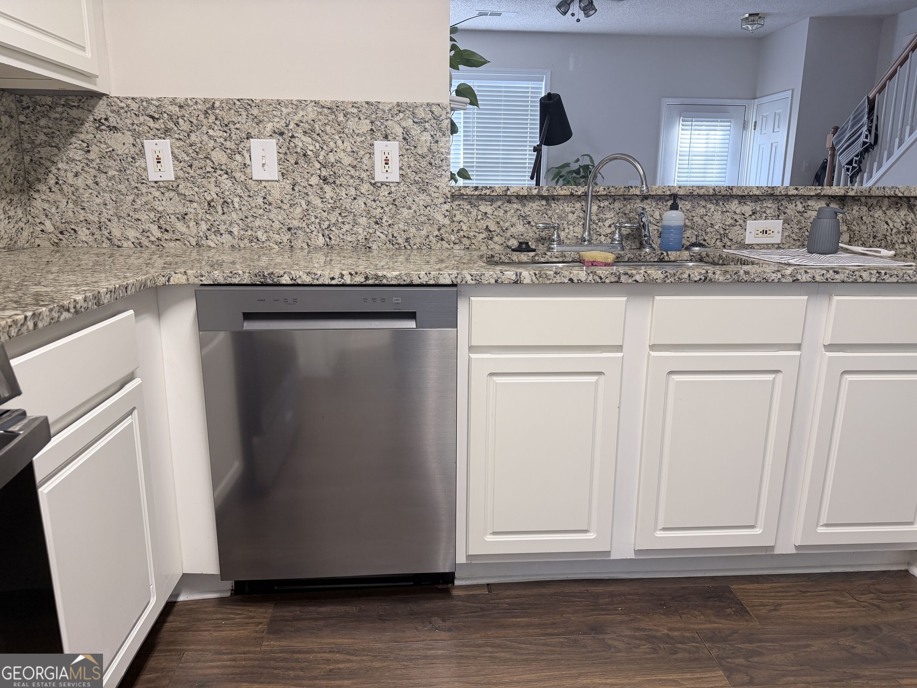 4100 Howell Park Road Property Photo 11