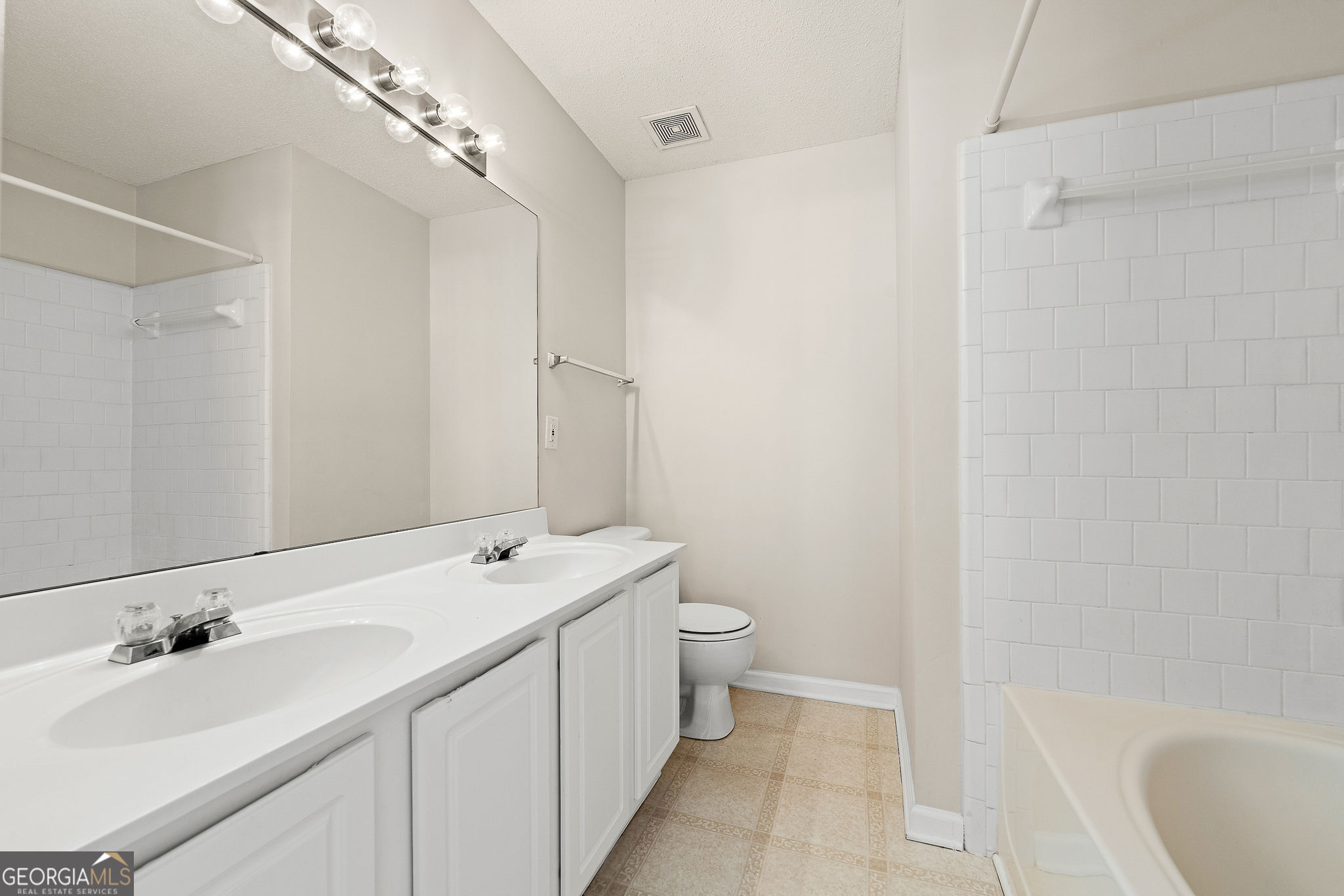 4100 Howell Park Road Property Photo 19