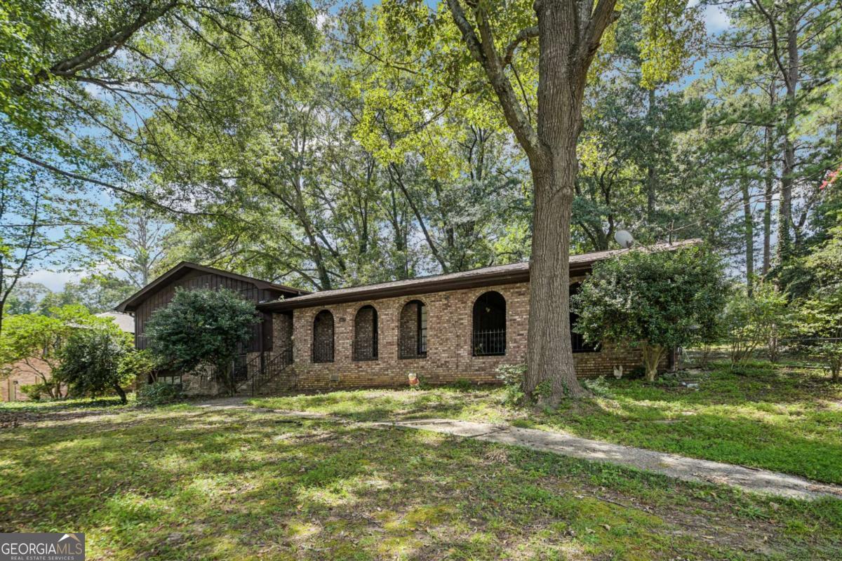 667 Kingswood Court Property Photo 1