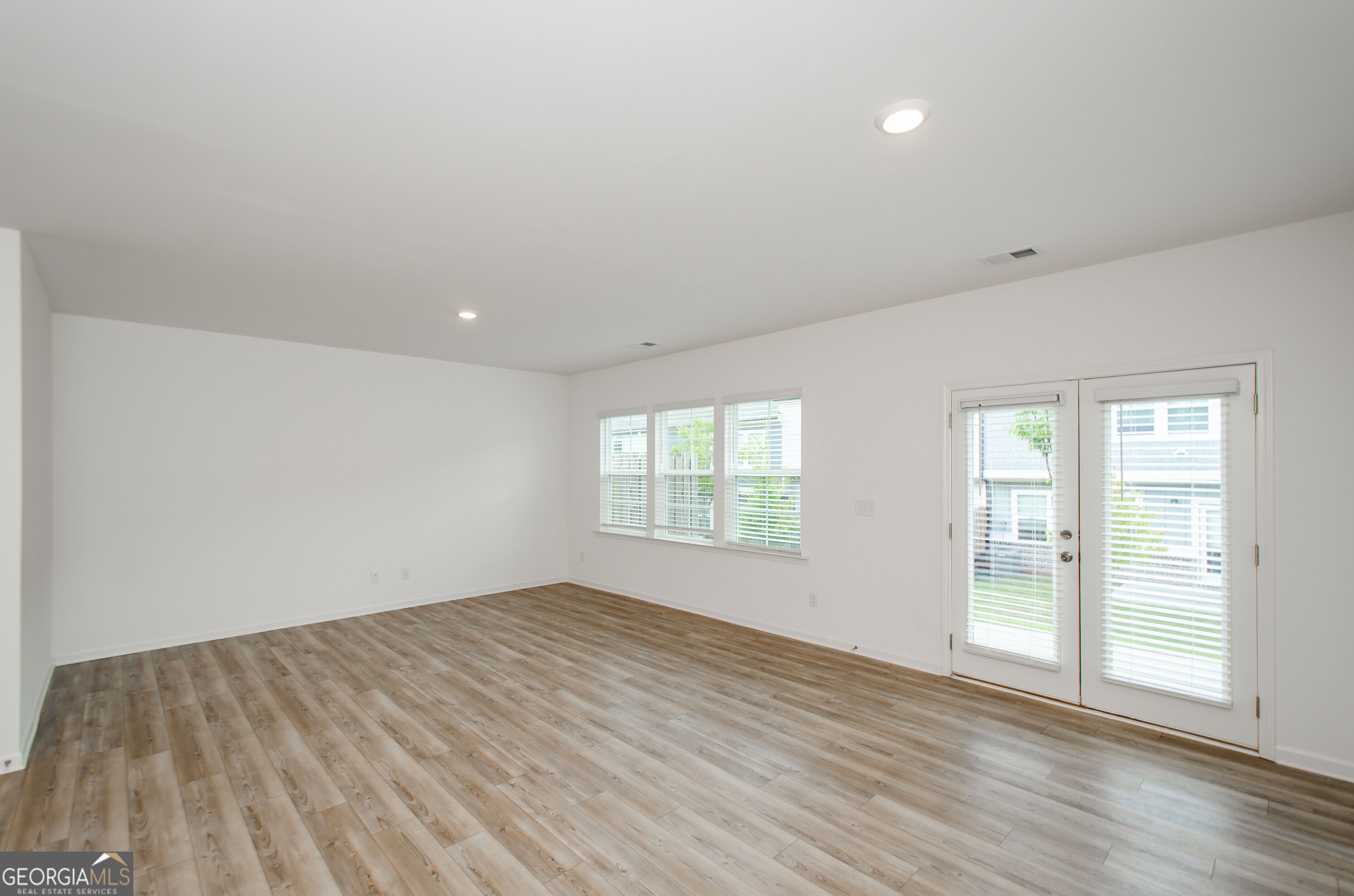 1946 Frisco Way Property Photo 5