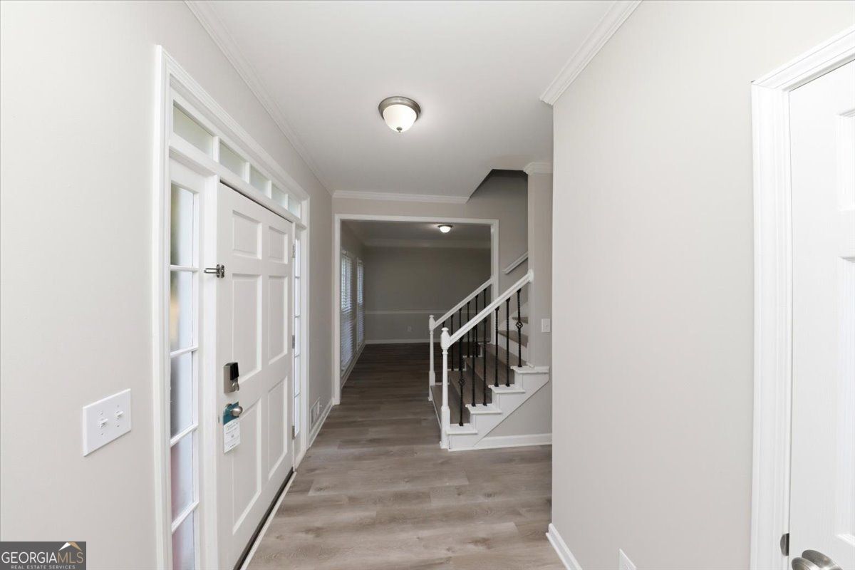 245 St Martins Drive Se Property Photo 7