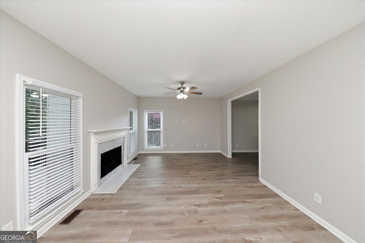 245 St Martins Drive Se Property Photo 15