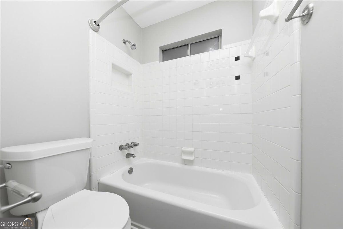 245 St Martins Drive Se Property Photo 25