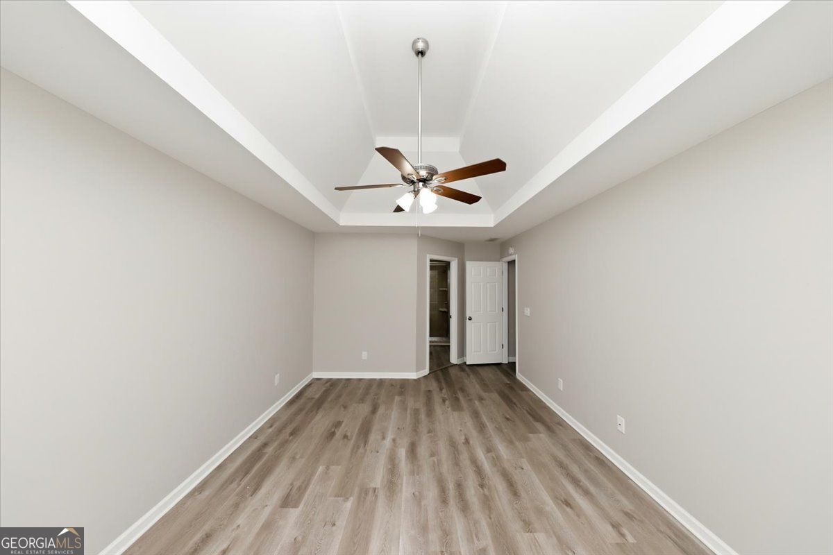 245 St Martins Drive Se Property Photo 32