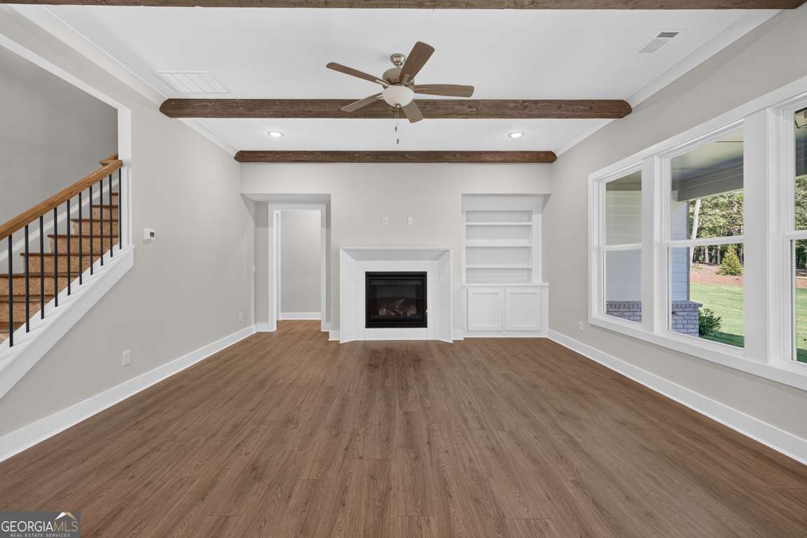 4767 E Reed Road Property Photo 6