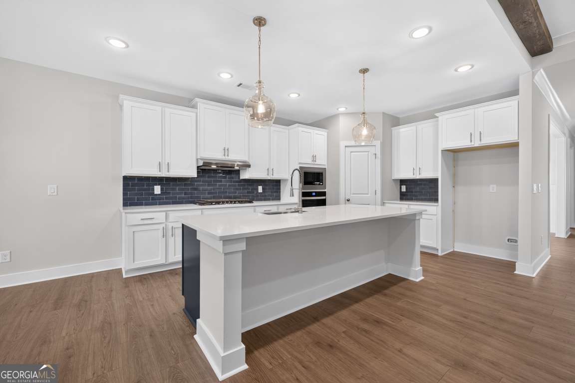 4767 E Reed Road Property Photo 11