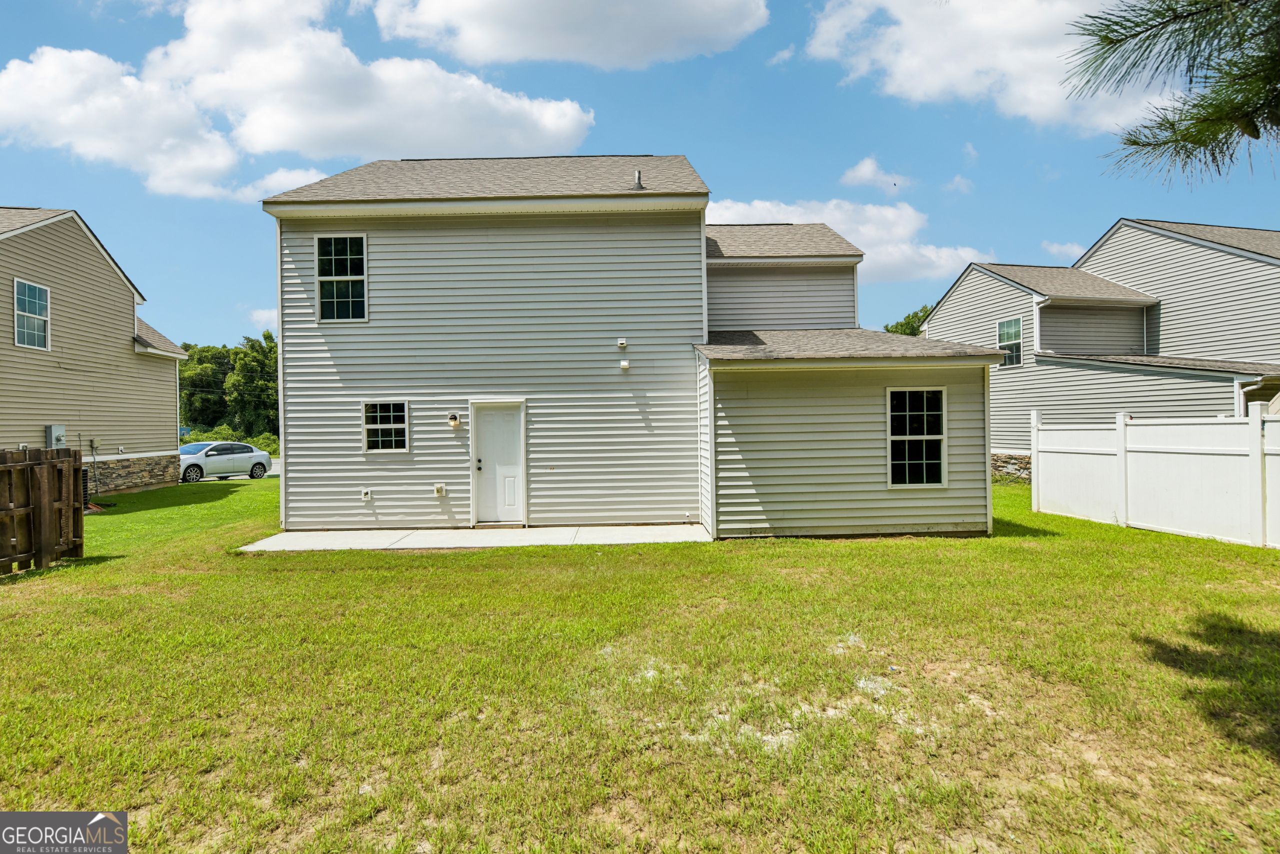 2112 Rosemary Way Property Photo 6