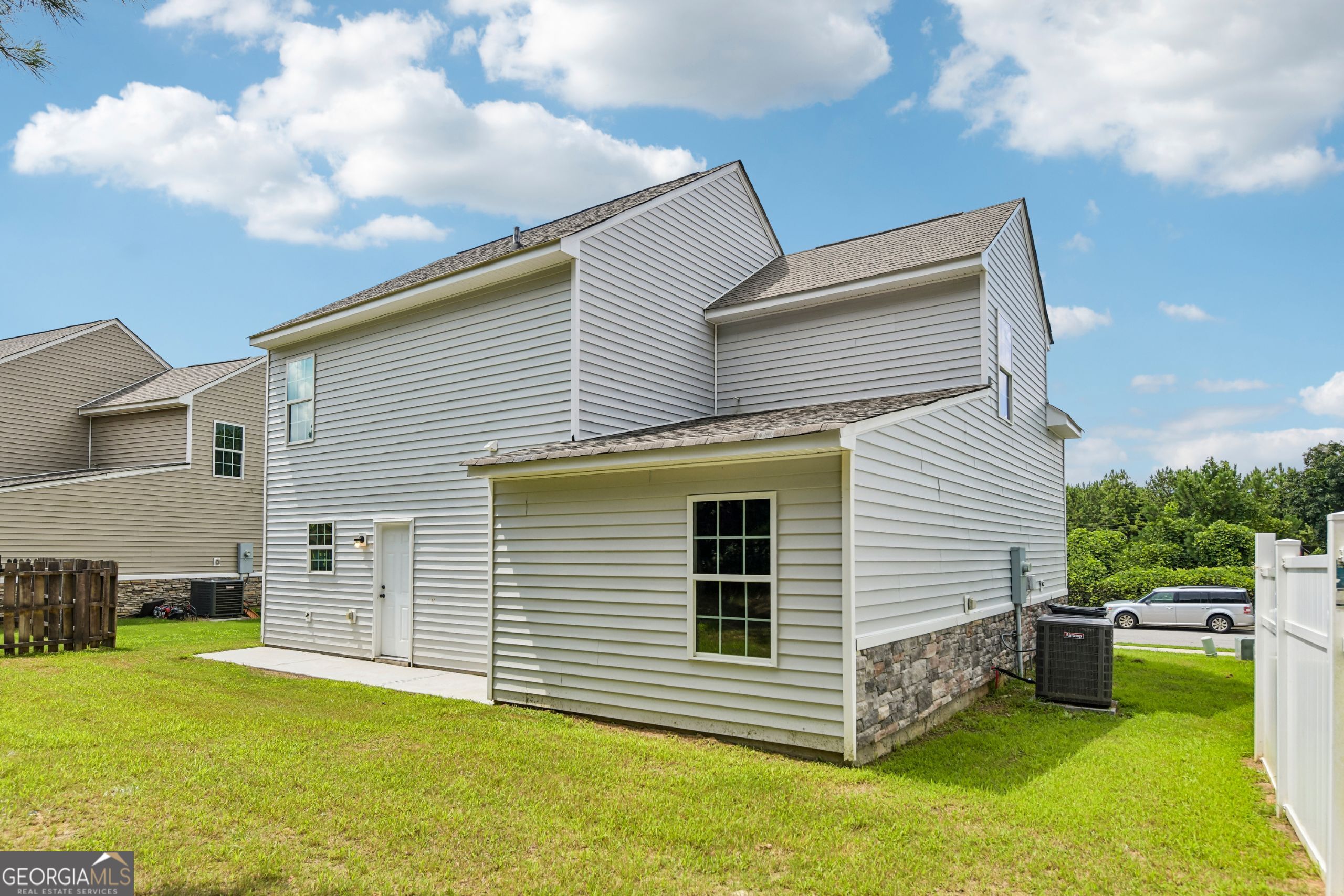 2112 Rosemary Way Property Photo 16
