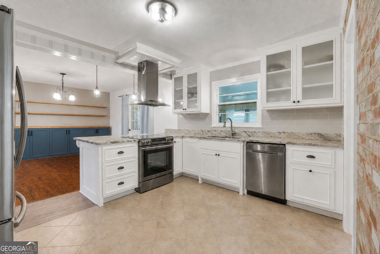 105 Pine Street Property Photo 5