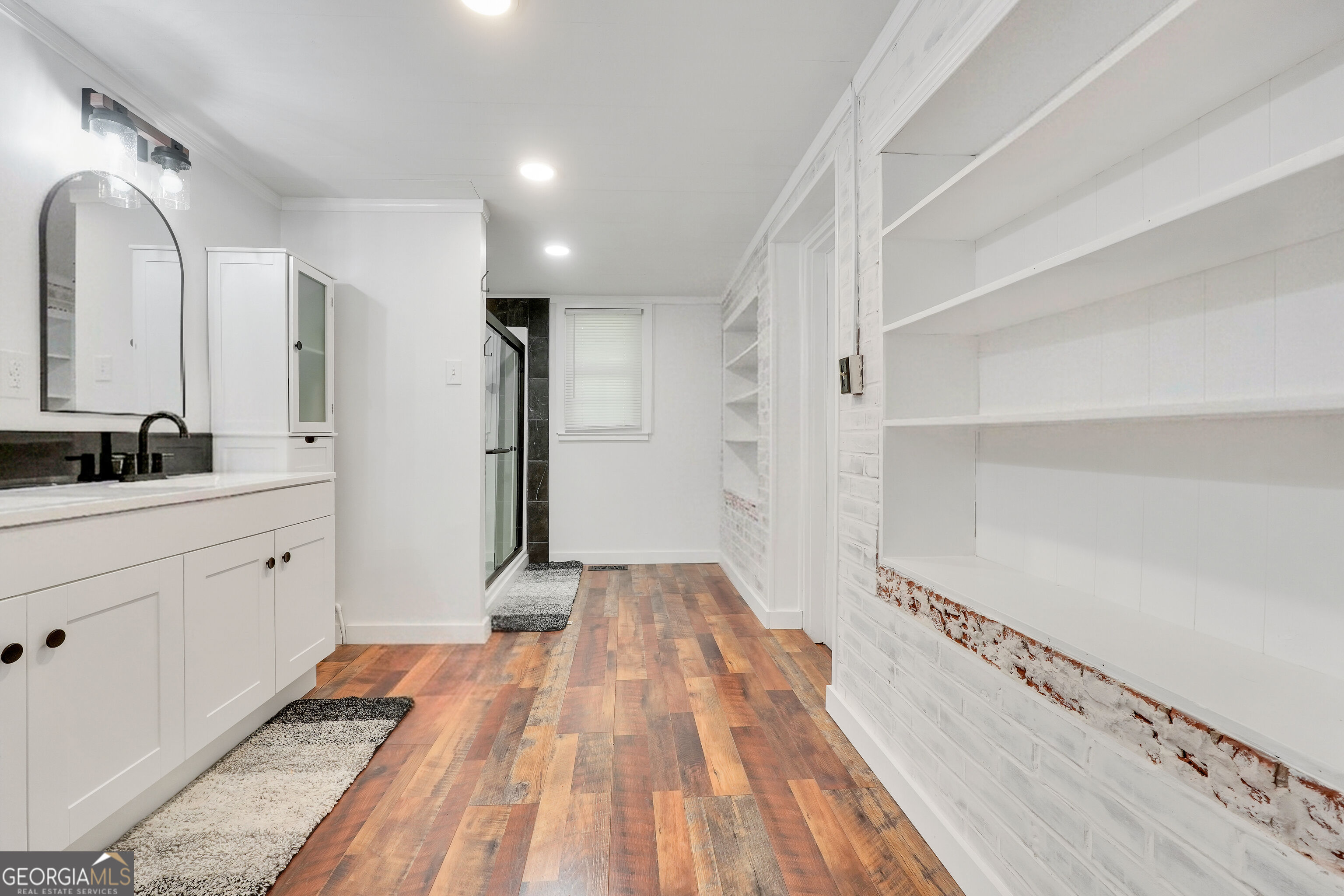 105 Pine Street Property Photo 14