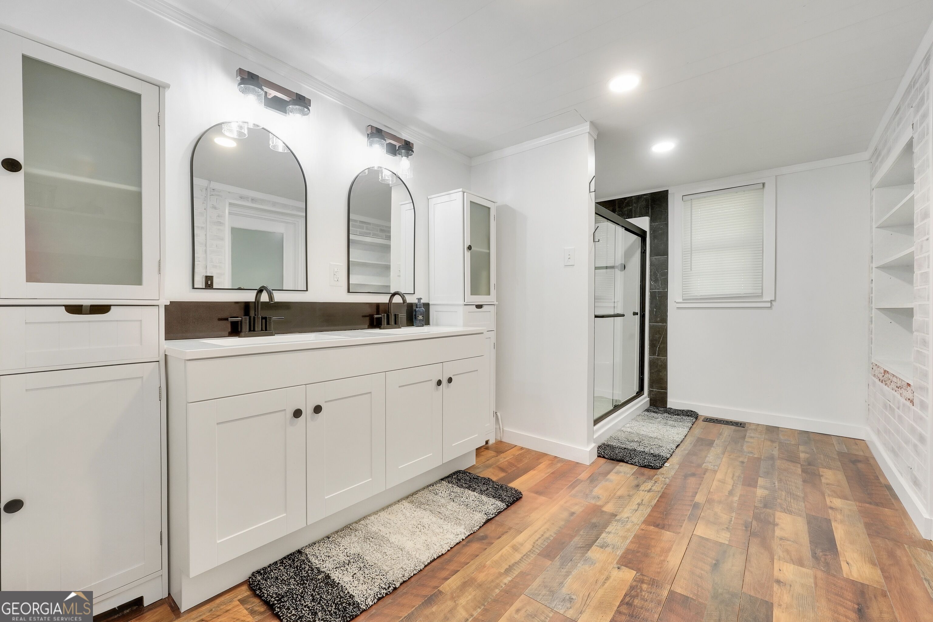 105 Pine Street Property Photo 15