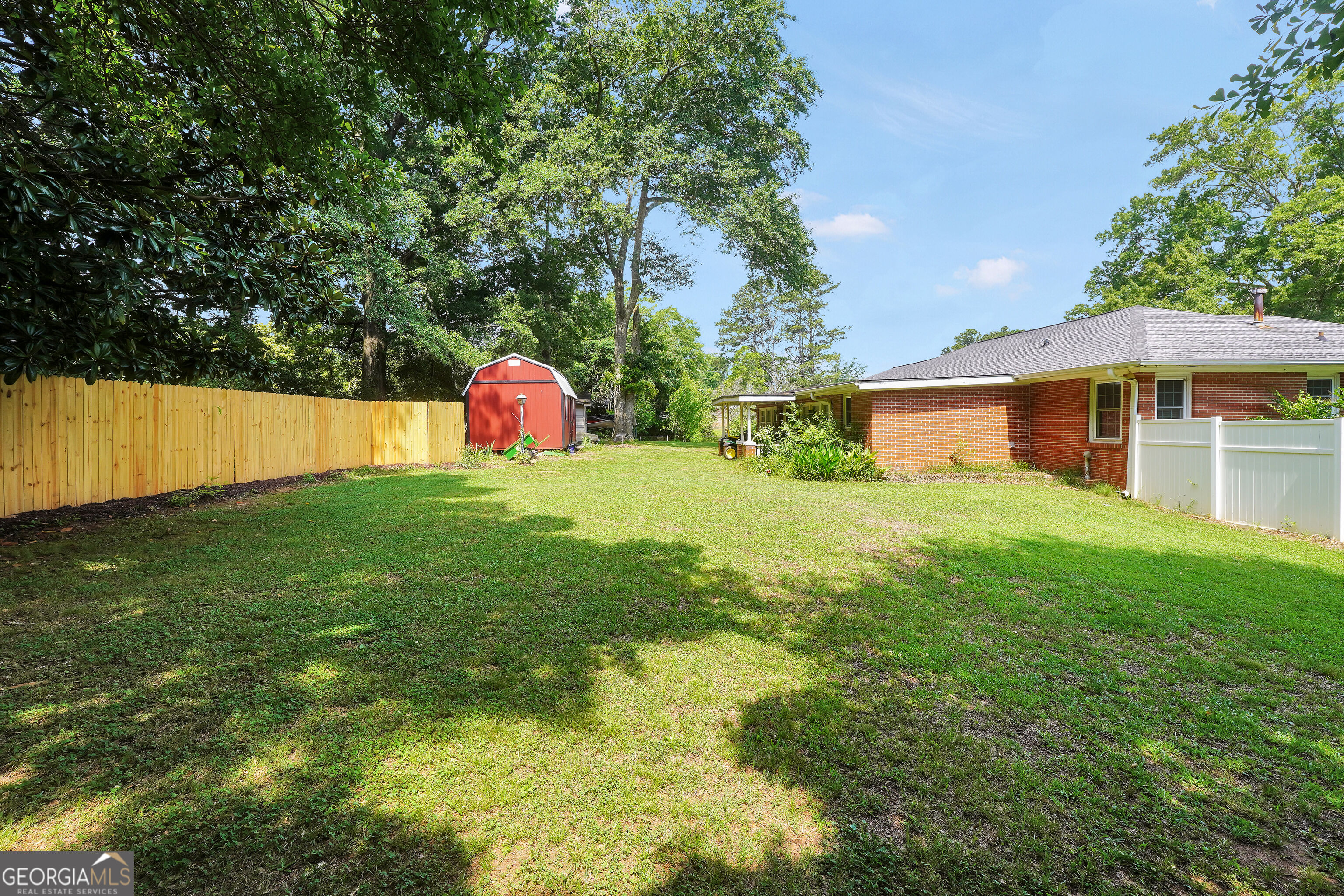 105 Pine Street Property Photo 25