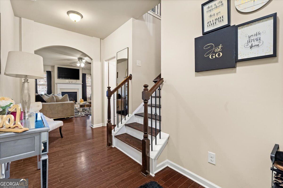 36 Grampian Way # 4 Property Photo 5