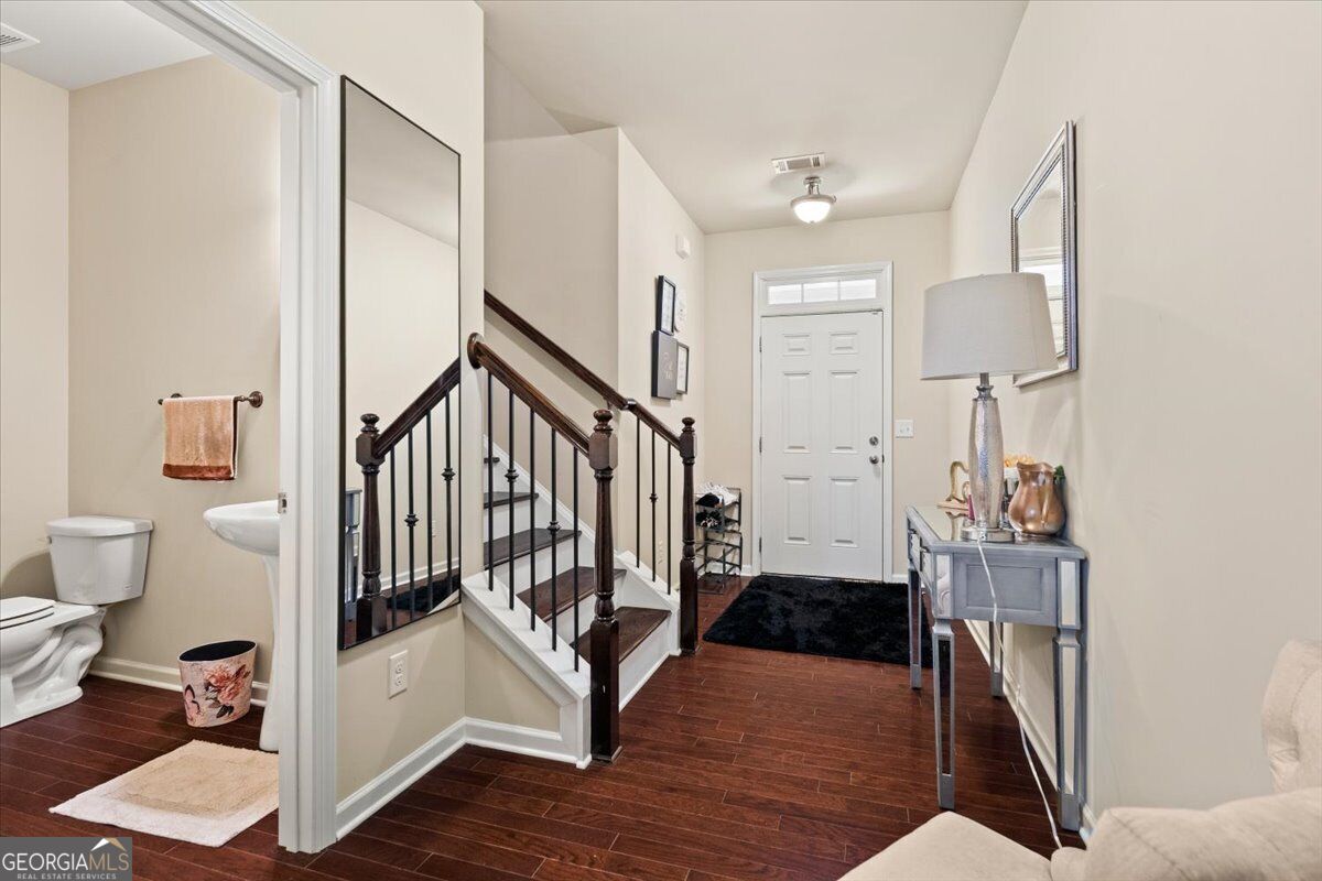 36 Grampian Way # 4 Property Photo 6