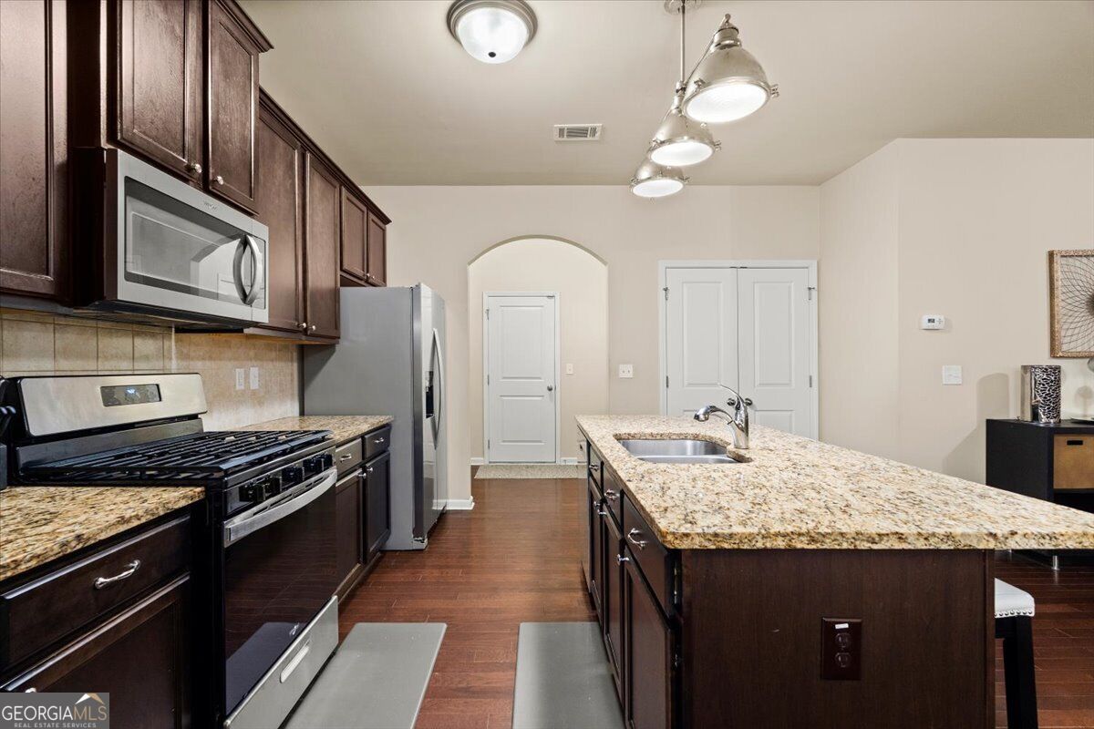 36 Grampian Way # 4 Property Photo 13