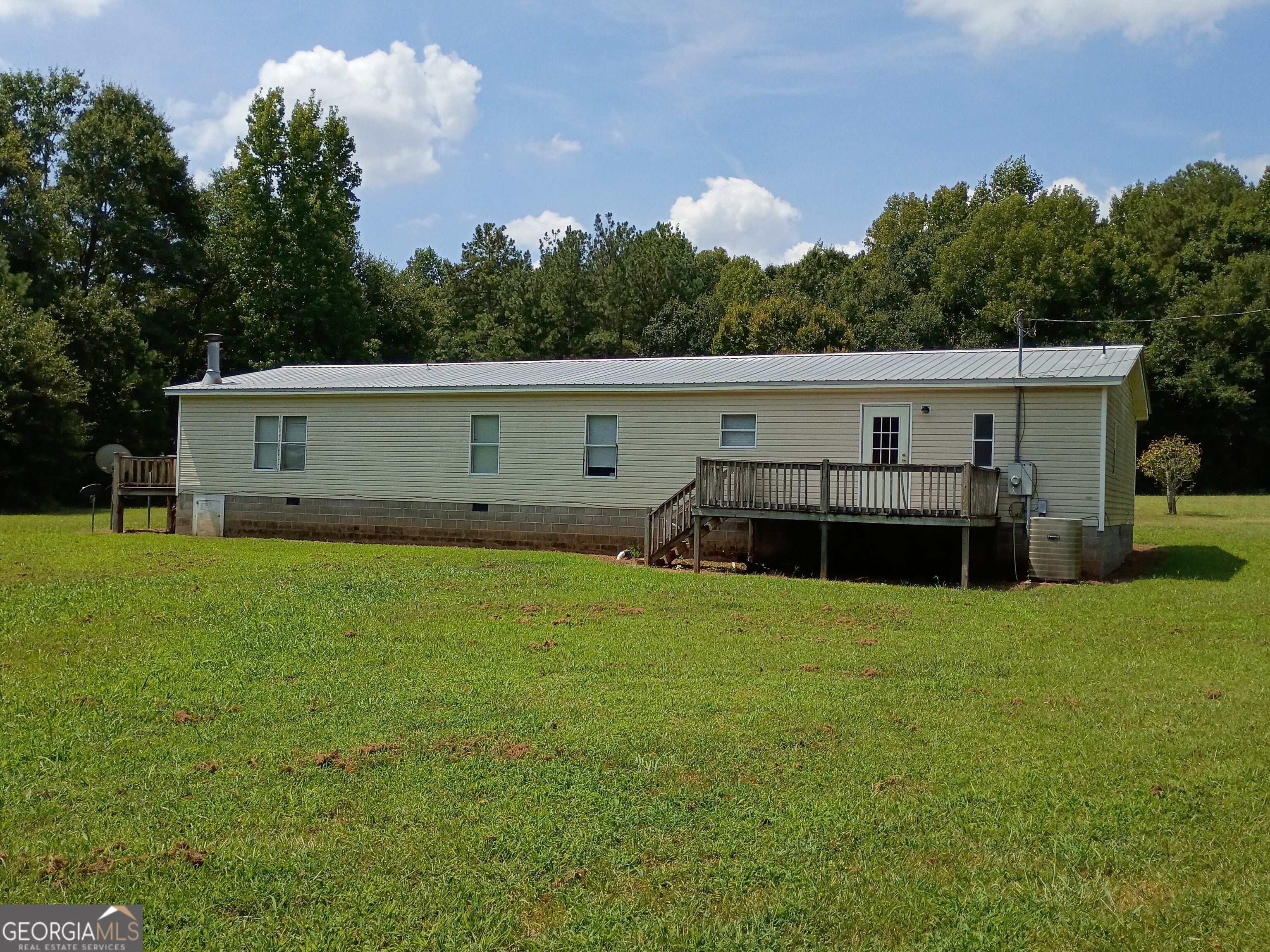 241 Oglesby Drive Property Photo 2