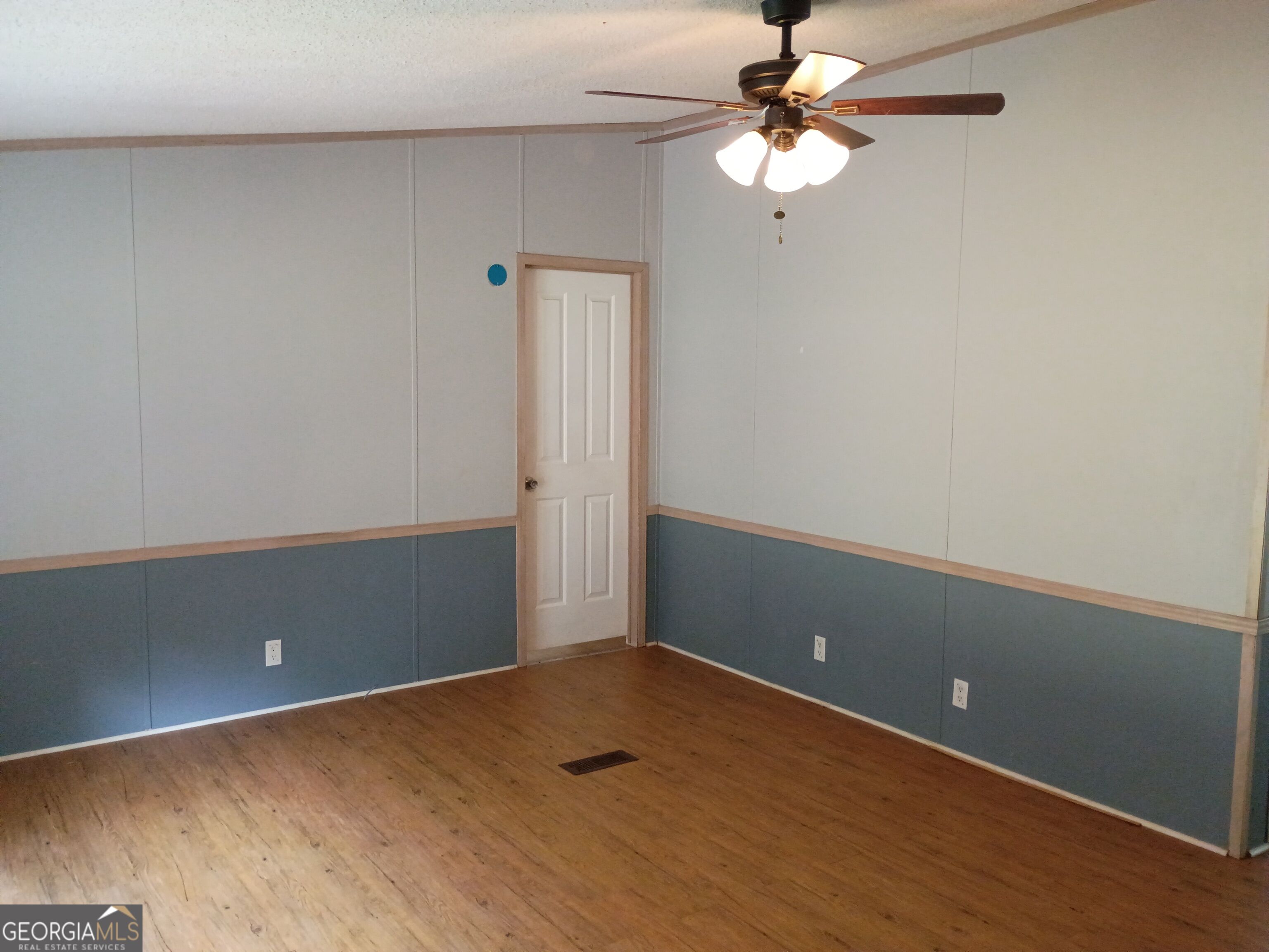 241 Oglesby Drive Property Photo 3