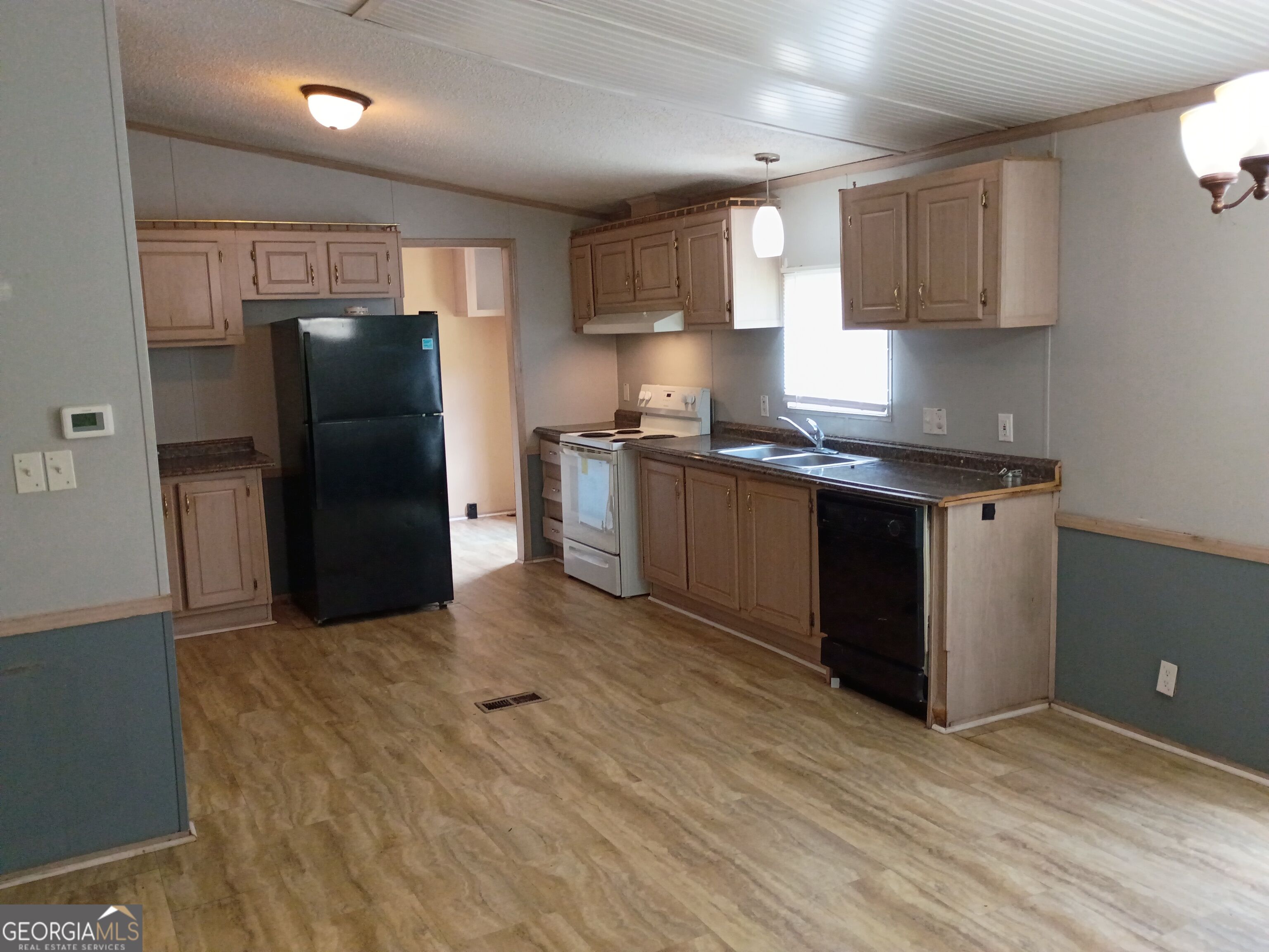 241 Oglesby Drive Property Photo 5