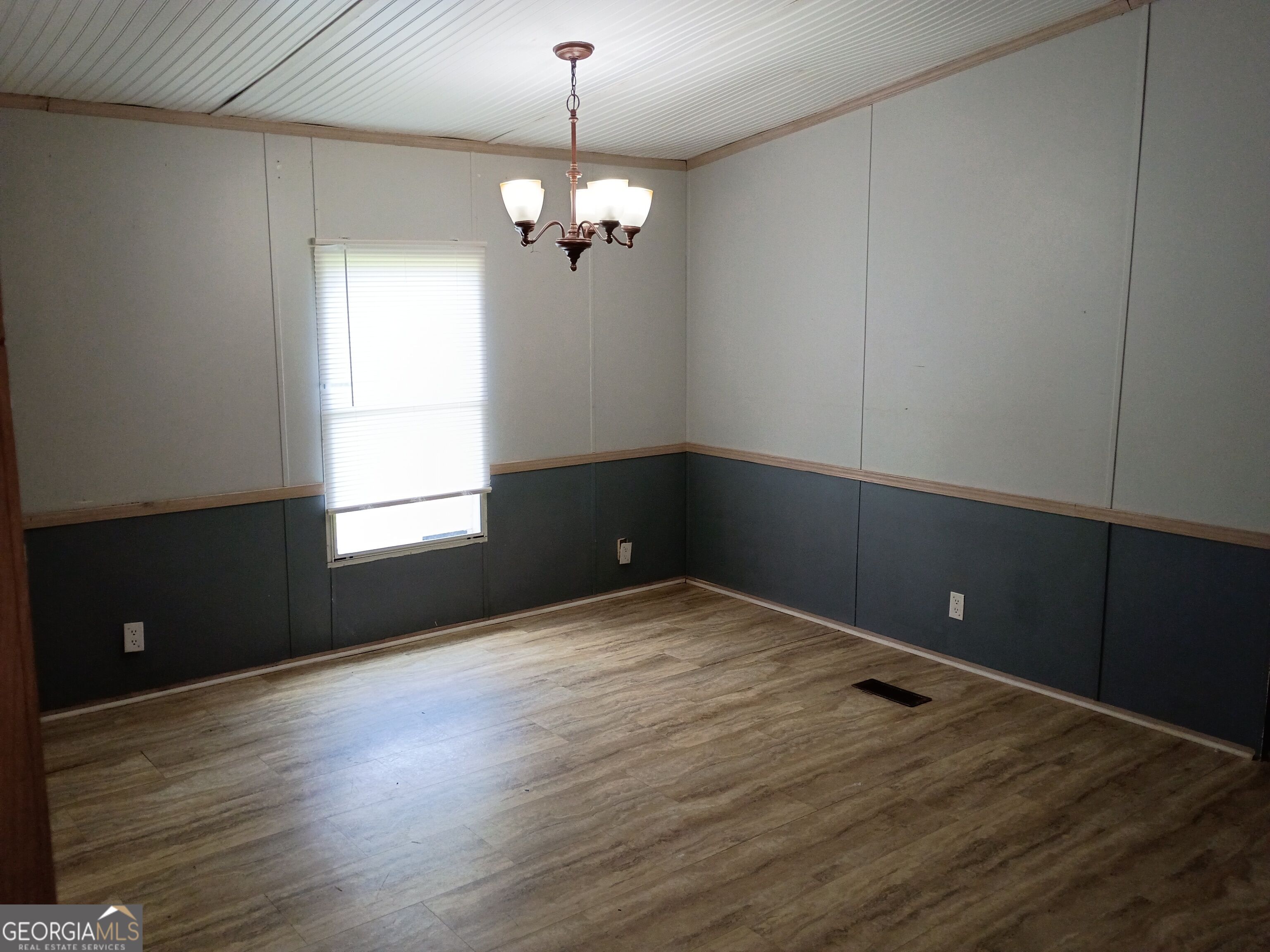 241 Oglesby Drive Property Photo 9