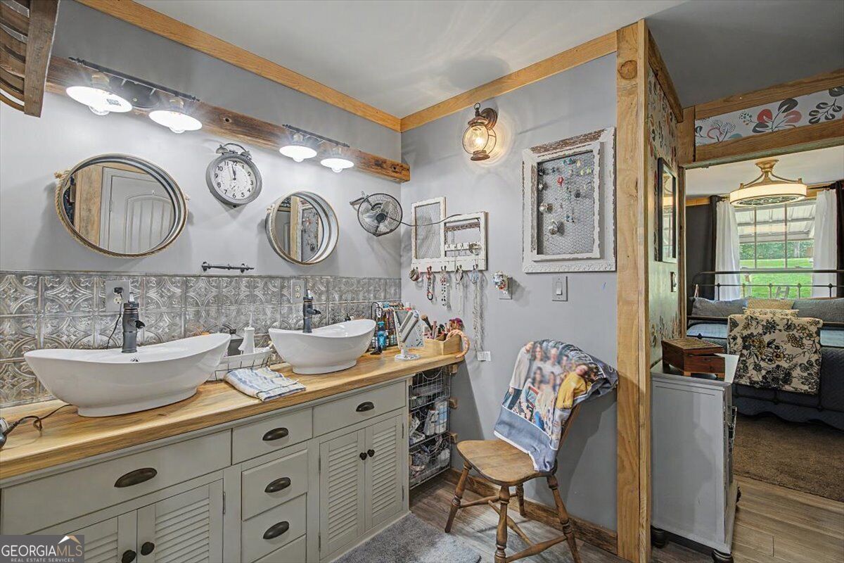 5119 E Highway 166 Property Photo 21