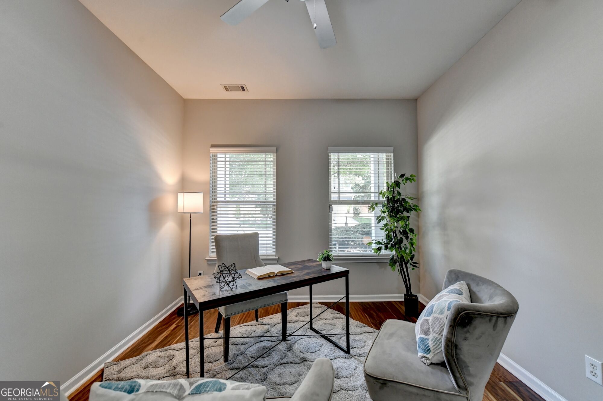 7040 Silk Tree Pointe Property Photo 6